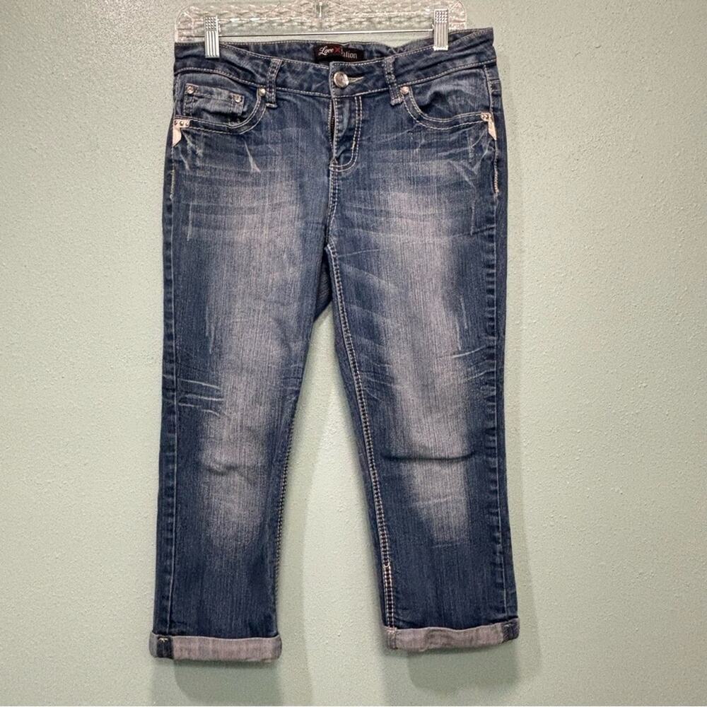 ⭐️ 3/$21 ⭐️ Love Nation Blue Ankle Cropped Jeans with Vintage Wash - Picture 1 of 12